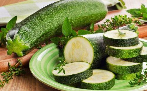 吃瓜西葫芦,揭秘瓜农的甜蜜生活与丰收喜悦 第1张 吃瓜西葫芦,揭秘瓜农的甜蜜生活与丰收喜悦 第1张