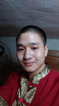 帅哥大妈大叔吃瓜,共享吃瓜盛宴