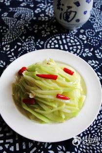 佛手瓜拌着吃怎么做,简单美味,养生又健康 第2张 佛手瓜拌着吃怎么做,简单美味,养生又健康 第2张